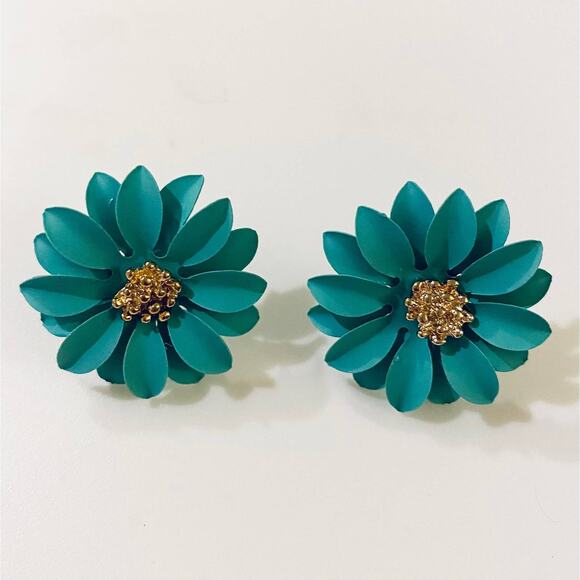 Flower Stud Earrings - Picture 1 of 1